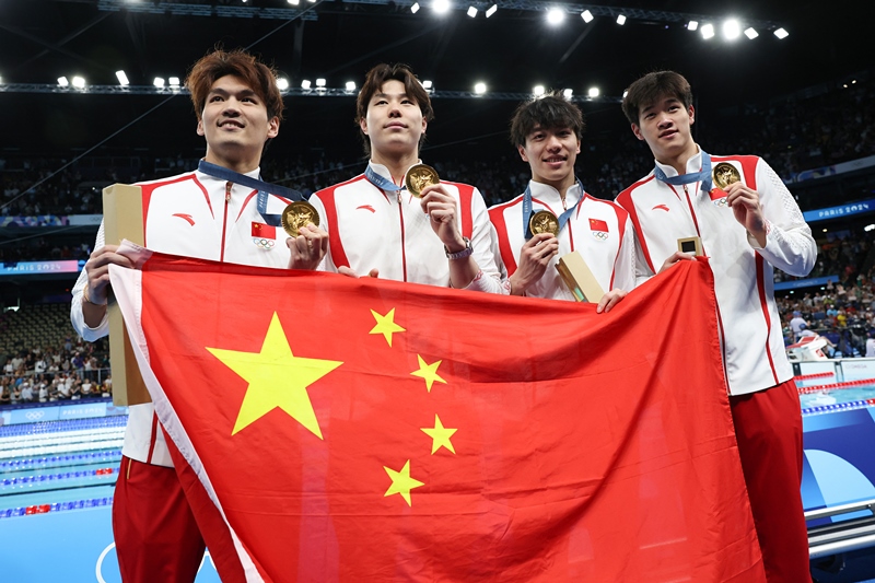 當?shù)貢r間2024年8月4日，巴黎奧運會游泳項目男子4×100米混合泳接力決賽，中國隊奪金。