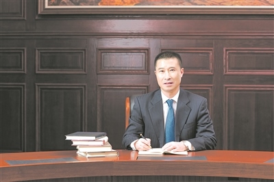  張廣軍 華中科技大學(xué)黨委書記、中國工程院院士 
