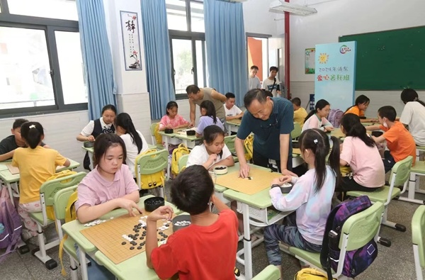 暑托班圍棋課。