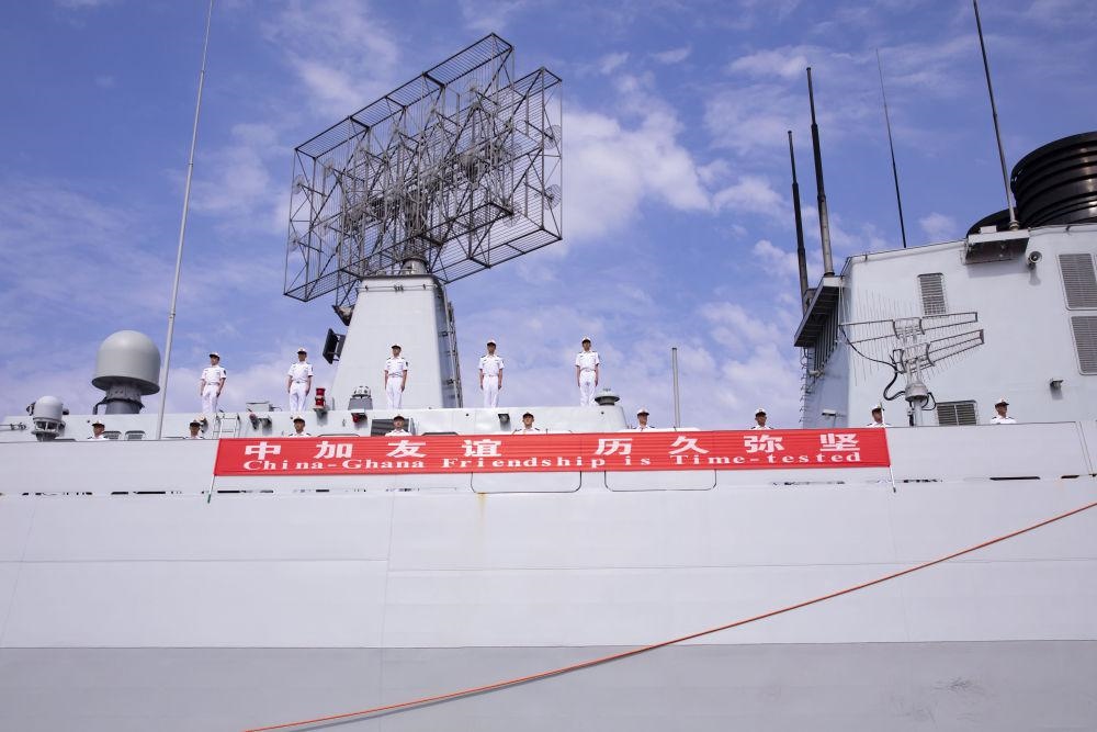 2023年6月27日，中國海軍第43批護(hù)航編隊抵達(dá)加納特馬港碼頭，開始對加納進(jìn)行為期4天的友好訪問。