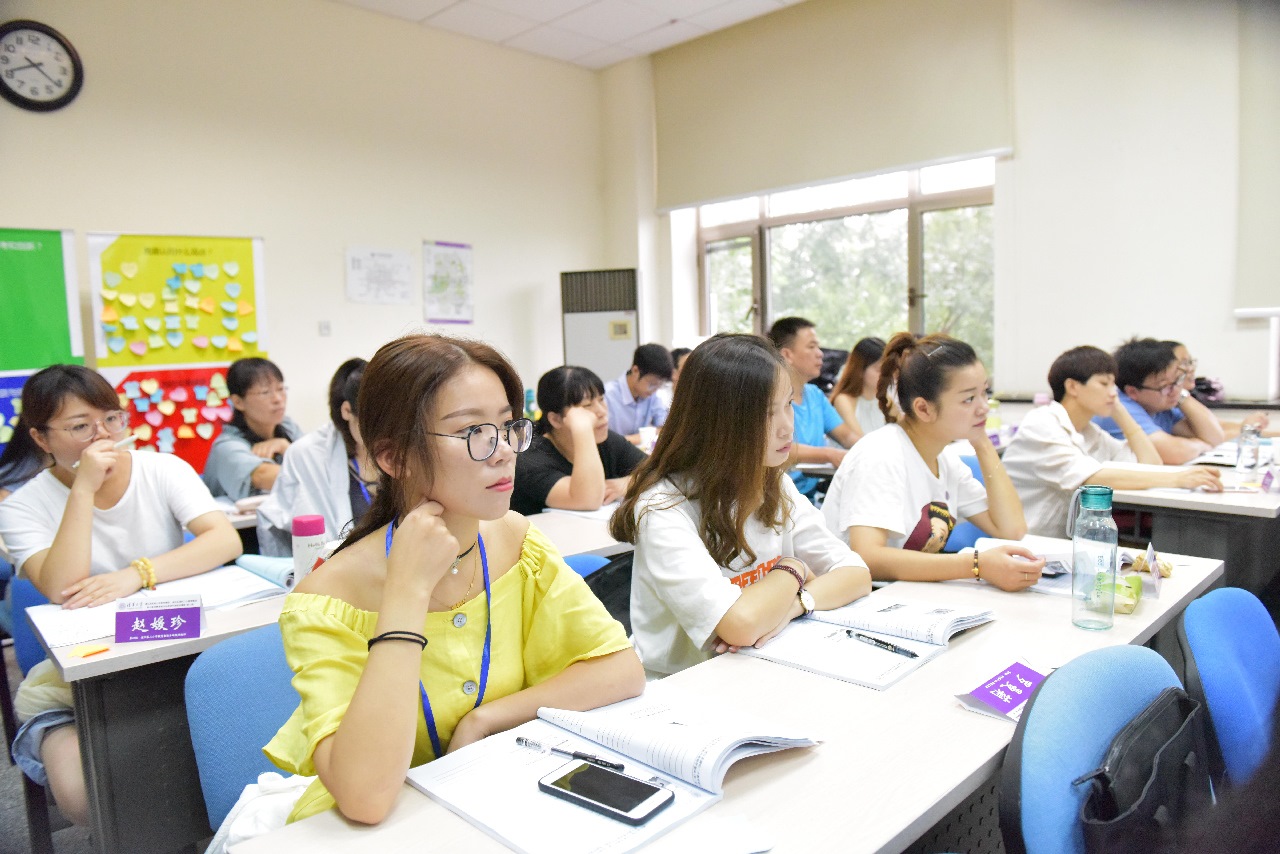2018年8月，浦江縣實驗小學(xué)教育集團(tuán)、浦陽二小教育集團(tuán)組織骨干教師到清華大學(xué)研學(xué)（資料圖片）