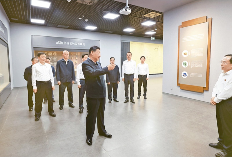 2024年9月10日，中共中央總書記、國家主席、中央軍委主席習(xí)近平在前往甘肅考察途中，來到陜西省寶雞市參觀寶雞青銅器博物院。 新華社記者 王曄/攝