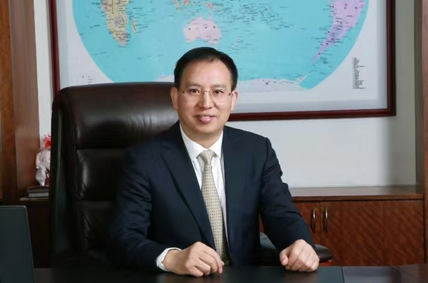 交通銀行黨委委員、副行長周萬阜接受人民網(wǎng)記者采訪。受訪者供圖