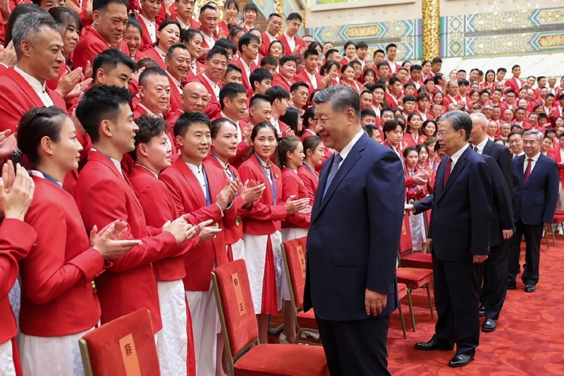 2024年8月20日，習(xí)近平總書記在人民大會堂接見第33屆夏季奧林匹克運(yùn)動會中國體育代表團(tuán)全體成員。