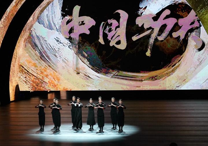 2024年9月19日，演職人員在北京文化論壇專場(chǎng)文藝演出中表演舞劇《詠春》。