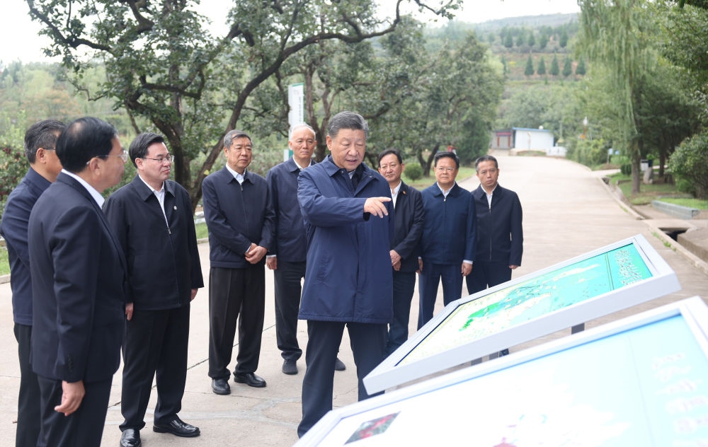 2024年9月11日，習(xí)近平在甘肅省天水市麥積區(qū)南山花牛蘋(píng)果基地考察時(shí)，聽(tīng)取引洮供水工程情況匯報(bào)。當(dāng)?shù)弥?00萬(wàn)群眾從此告別苦咸水后，總書(shū)記十分高興。他要求加強(qiáng)維護(hù)和管理，讓這項(xiàng)工程在沿線群眾生產(chǎn)生活中發(fā)揮更大效用。