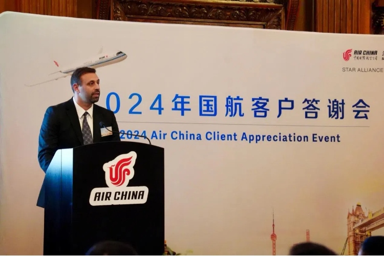 英國48家集團(tuán)俱樂部主席杰克·佩里發(fā)表致辭。吳若鳴攝