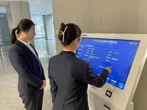 督查專班查看事項覆蓋“全不全”辦事流程“通不通”。 圖片來源：江蘇南通啟東市數(shù)據(jù)局