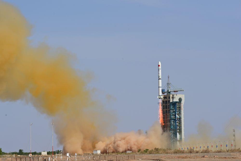 △2023年5月21日16時，我國在酒泉衛(wèi)星發(fā)射中心采用長征二號丙運載火箭，成功發(fā)射首顆內(nèi)地與澳門合作研制的空間科學衛(wèi)星“澳門科學一號”。