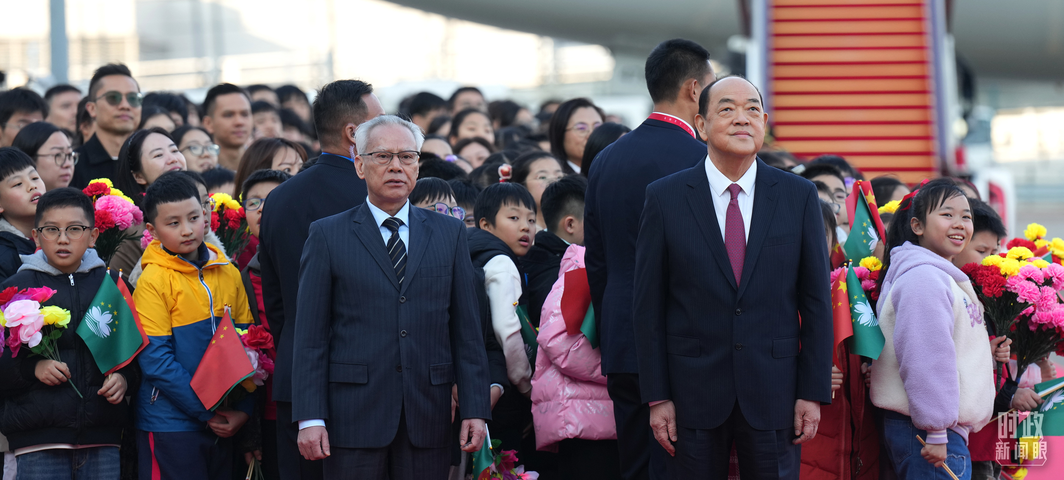 △澳門特別行政區(qū)行政長(zhǎng)官賀一誠(chéng)、候任行政長(zhǎng)官岑浩輝在活動(dòng)現(xiàn)場(chǎng)。（總臺(tái)記者李晉拍攝）