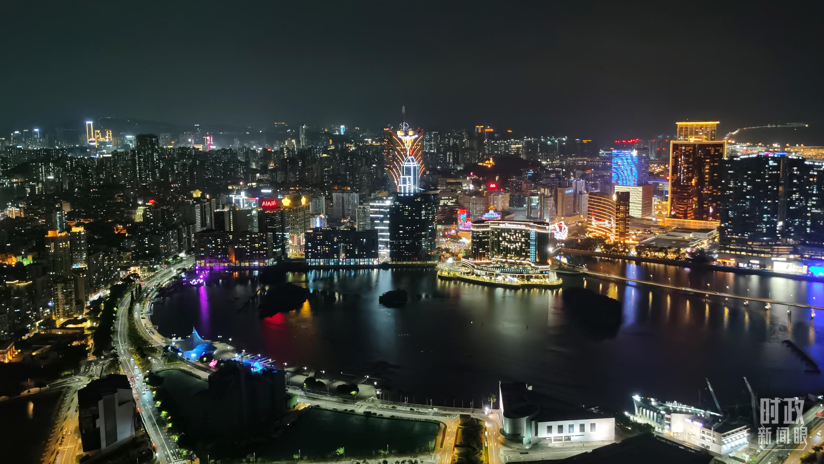 △澳門夜景。（總臺(tái)央視記者曹亞星拍攝）