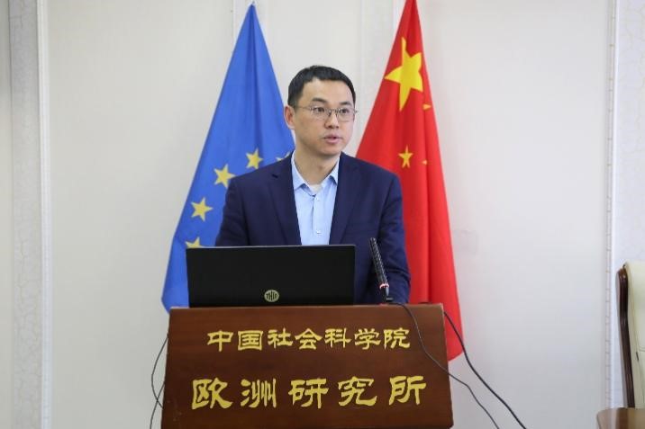 社會科學(xué)文獻(xiàn)出版社副總編輯童根興作開幕式致辭。吳迪攝