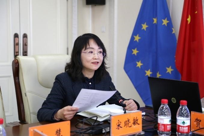 中國社會科學(xué)院歐洲研究所《歐洲研究》總編輯、中國歐洲學(xué)會秘書長宋曉敏教授主持研討會。吳迪攝