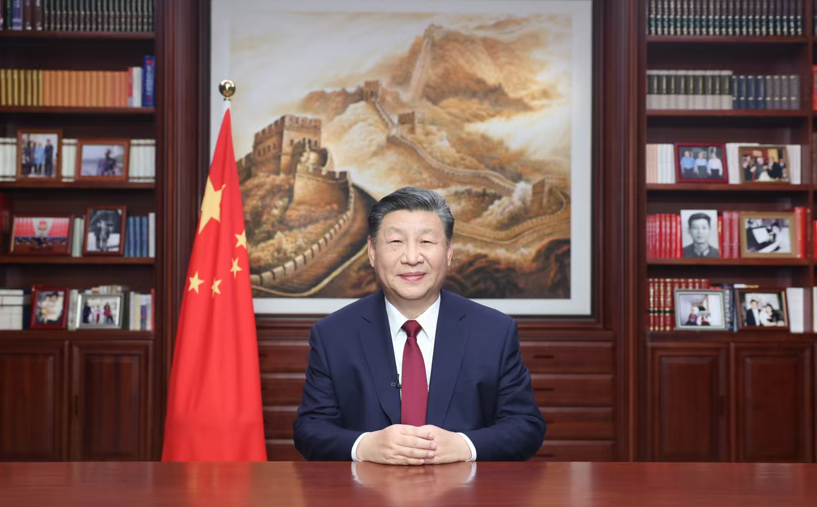 2023年12月31日，新年前夕，國家主席習(xí)近平通過中央廣播電視總臺(tái)和互聯(lián)網(wǎng)，發(fā)表二〇二四年新年賀詞。圖片來源：新華社