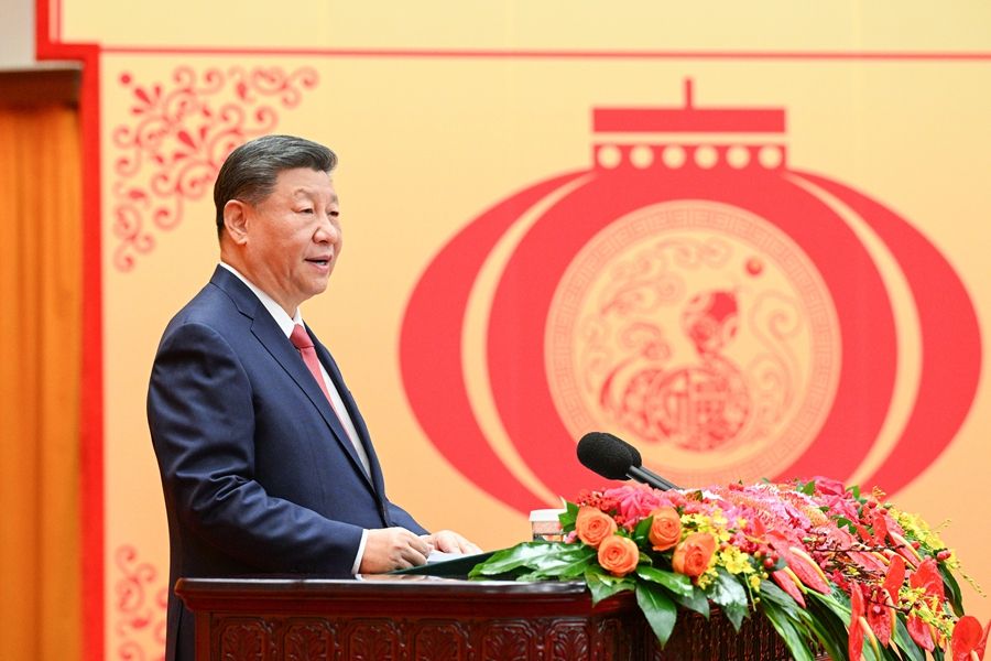 1月27日，中共中央、國務(wù)院在北京人民大會(huì)堂舉行2025年春節(jié)團(tuán)拜會(huì)。中共中央總書記、國家主席、中央軍委主席習(xí)近平發(fā)表講話。新華社記者 李學(xué)仁 攝