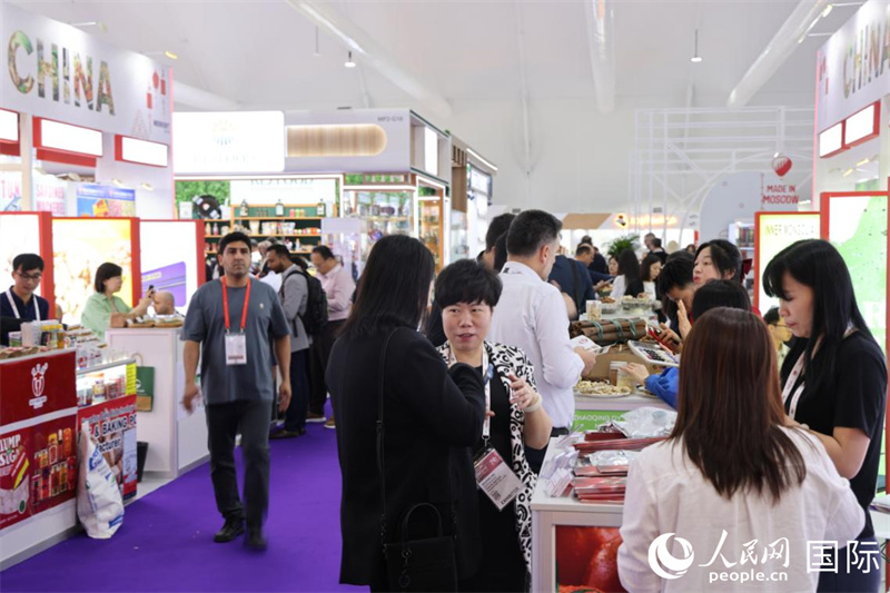 第三十屆海灣食品展正在迪拜舉行，圖為中國(guó)館一角。人民網(wǎng)記者 張志文攝