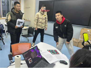 智能無(wú)人系統(tǒng)“做中悟”高階項(xiàng)目式課程。校方供圖