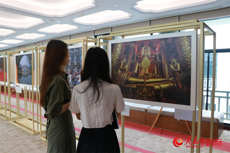 “遇見”攝影展現(xiàn)場。朱瀟逸攝
