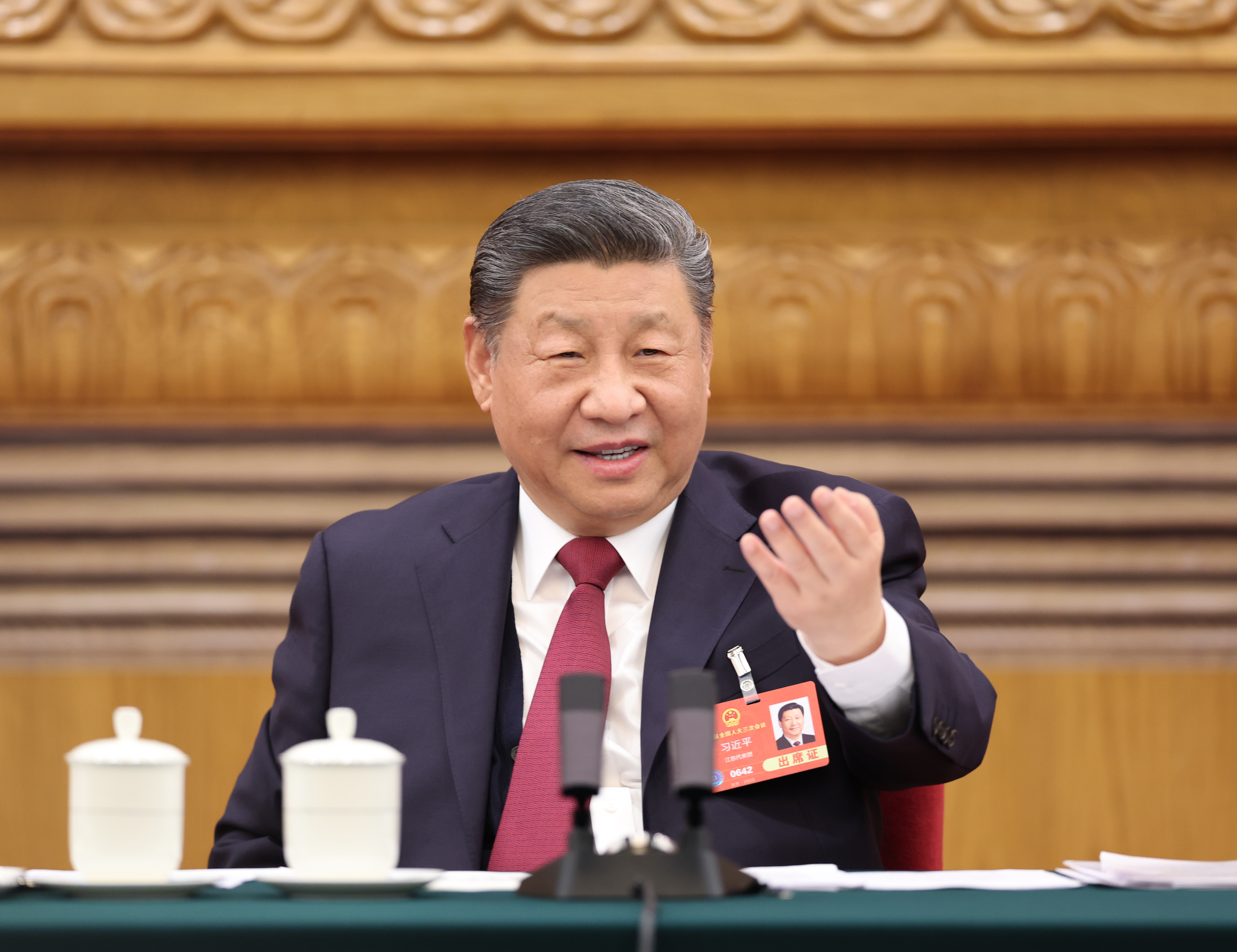 △3月5日下午，中共中央總書記、國家主席、中央軍委主席習(xí)近平參加他所在的十四屆全國人大三次會議江蘇代表團審議。