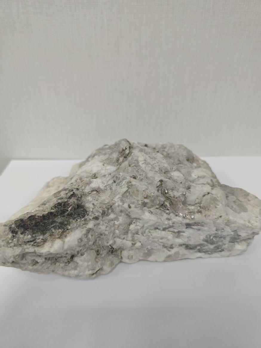 高純石英礦原礦。自然資源部供圖