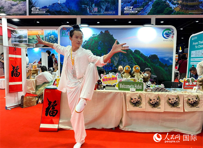中國武當功夫走進東南亞，以精湛的武藝和飄逸的身姿詮釋中國武術(shù)的精髓。人民網(wǎng)記者 簡承淵攝