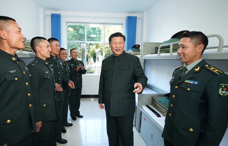 2020年1月19日，習近平主席視察駐云南部隊，深入邊防一線，看望慰問官兵。