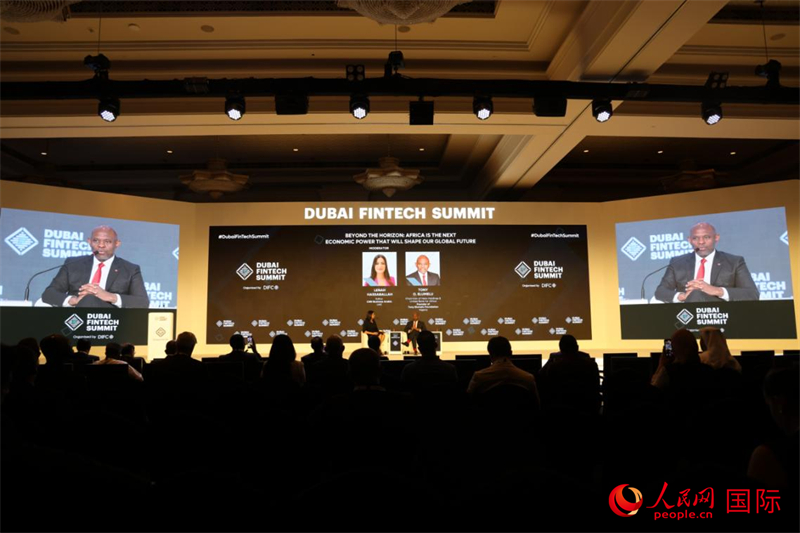 2025迪拜金融科技峰會(huì)期間舉行的對話活動(dòng)。人民網(wǎng)記者 張志文攝