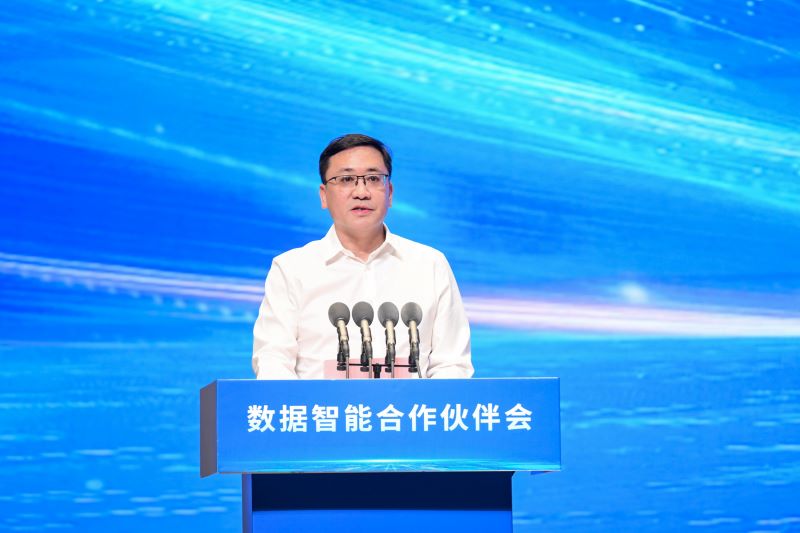 圖為河南省人民政府國(guó)有資產(chǎn)監(jiān)督管理委員會(huì)黨委委員、副主任李海峰。