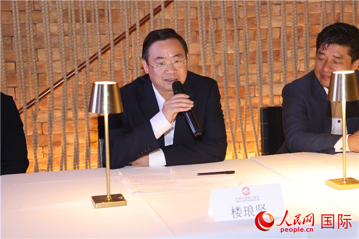 浙江省麗水市海外聯(lián)誼會會長樓瑯堅(jiān)在座談會上致辭。 人民網(wǎng)記者 時元皓攝